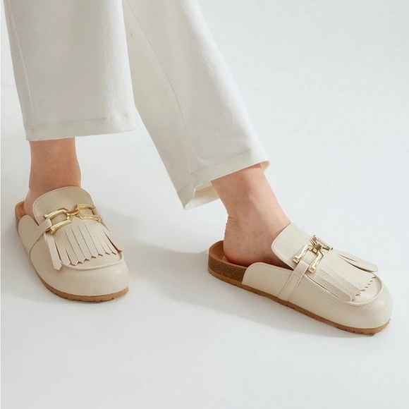 Zara Womens Beige Cream leather mules sandals with tassels & gold chain Sz 38 - Picture 2 of 15